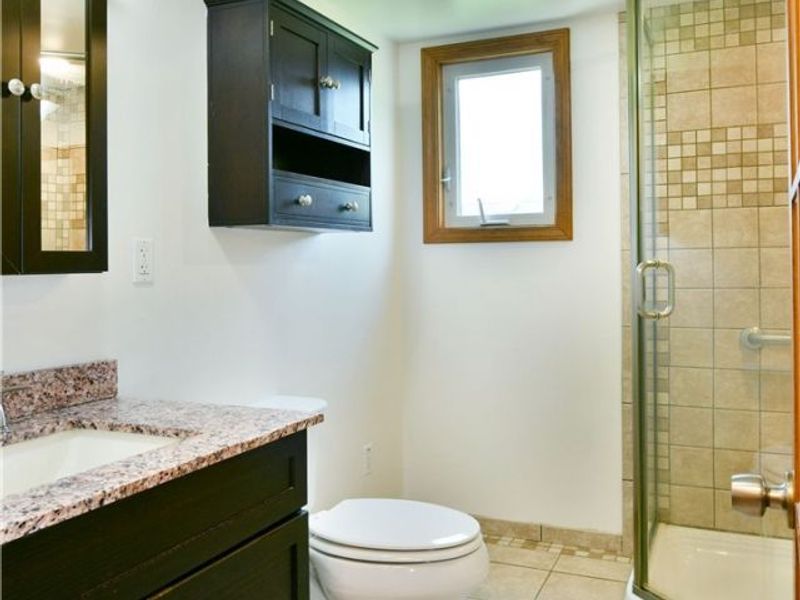 1393 Sunnyfield Avenue NW, Warren, OH 44481 Photo 17