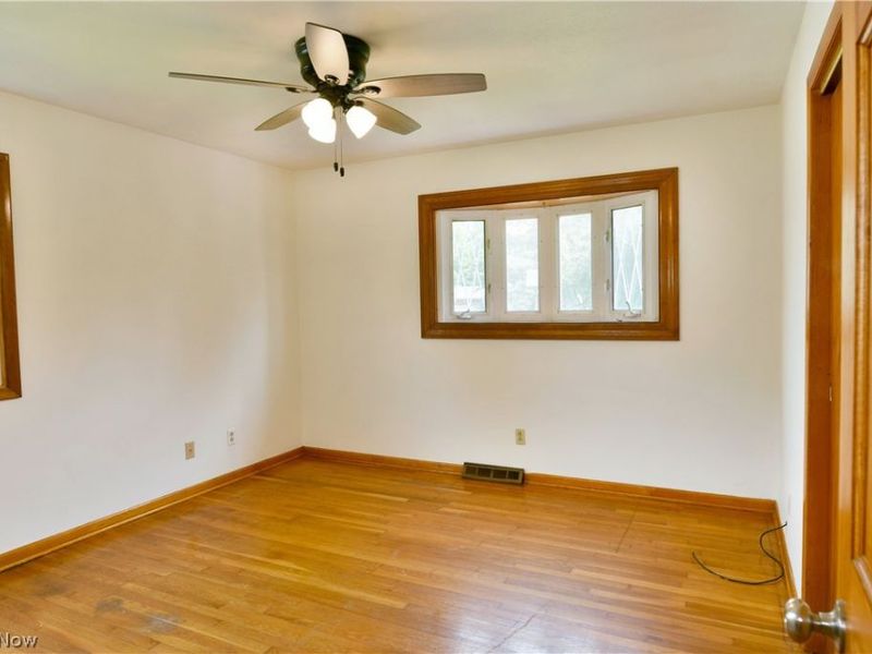 1393 Sunnyfield Avenue NW, Warren, OH 44481 Photo 22