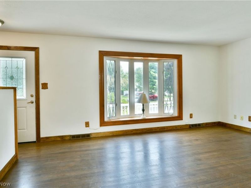 1393 Sunnyfield Avenue NW, Warren, OH 44481 Photo 3