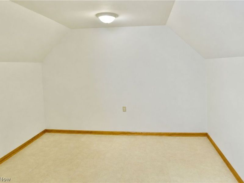 1393 Sunnyfield Avenue NW, Warren, OH 44481 Photo 30