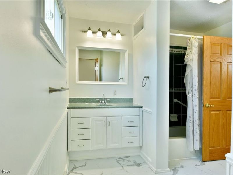 1393 Sunnyfield Avenue NW, Warren, OH 44481 Photo 31