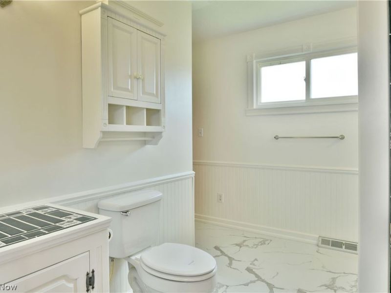 1393 Sunnyfield Avenue NW, Warren, OH 44481 Photo 33