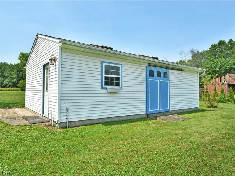 1393 Sunnyfield Avenue NW, Warren, OH 44481 Photo 41