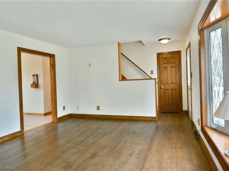 1393 Sunnyfield Avenue NW, Warren, OH 44481 Photo 5