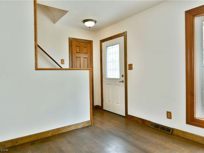1393 Sunnyfield Avenue NW, Warren, OH 44481 Photo 6