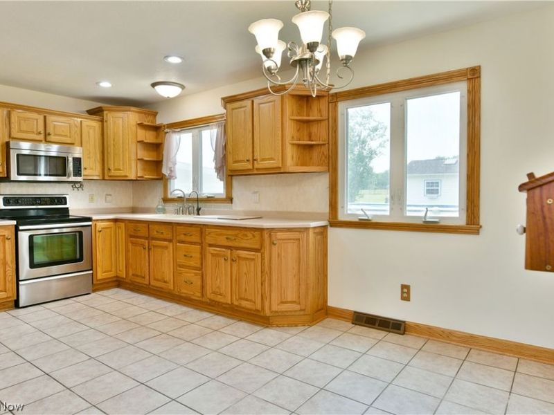 1393 Sunnyfield Avenue NW, Warren, OH 44481 Photo 9