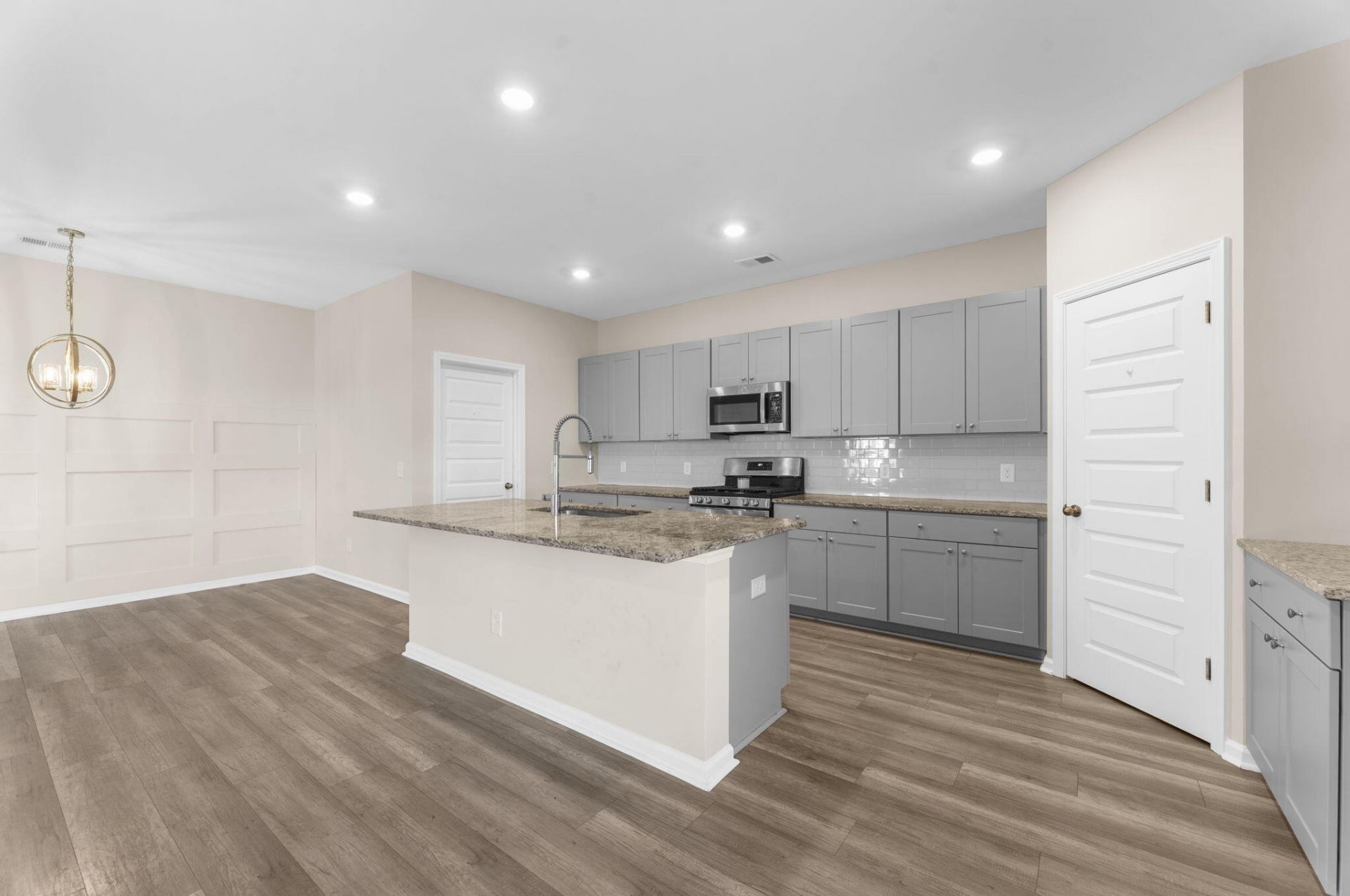 570 Spanish Wells Road Photo 13