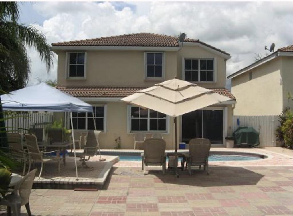4??? SW 82nd Way, Davie, FL 33328 Photo