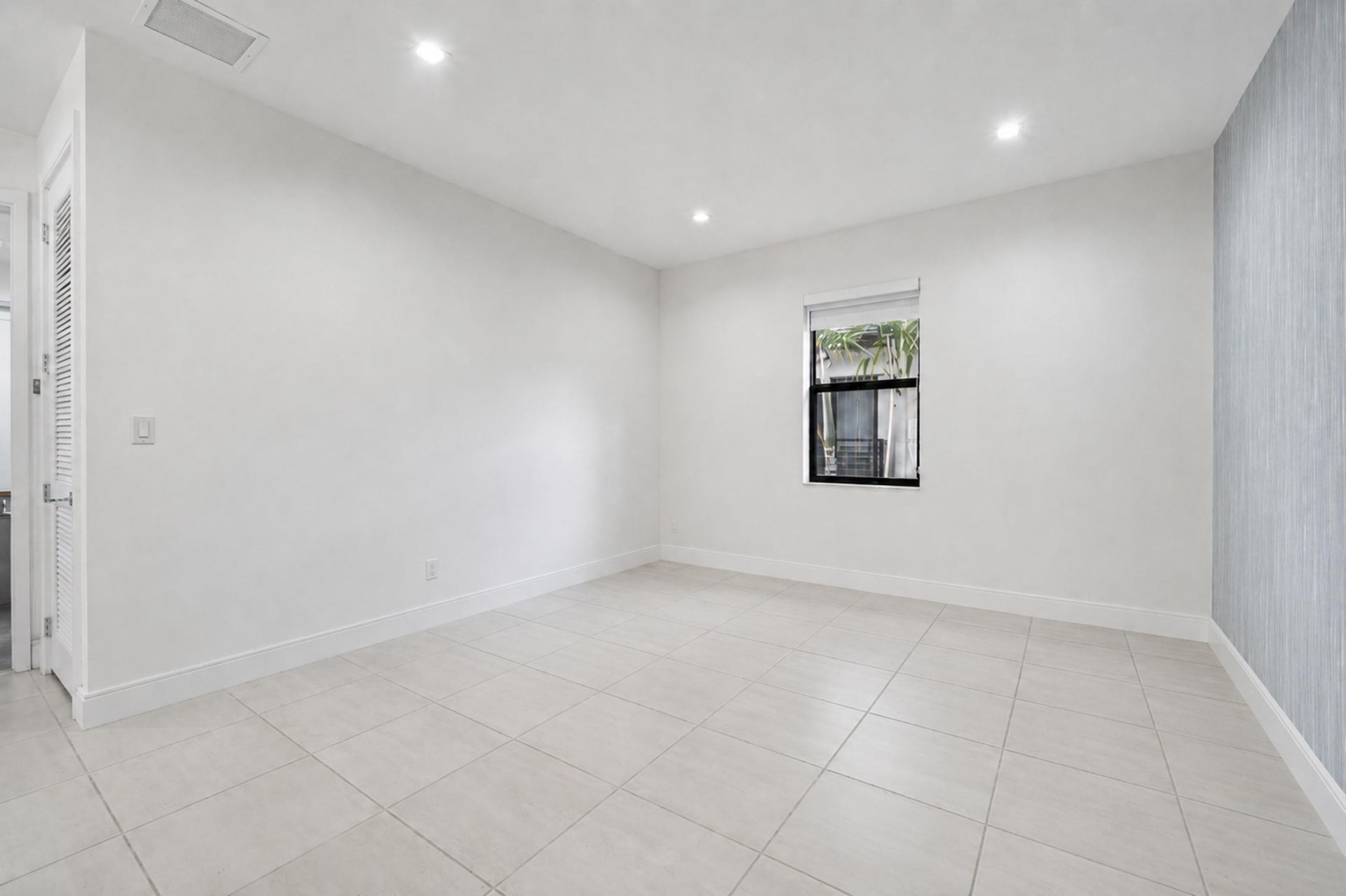 8272 NW 44th Terrace, Doral, FL 33166 Photo