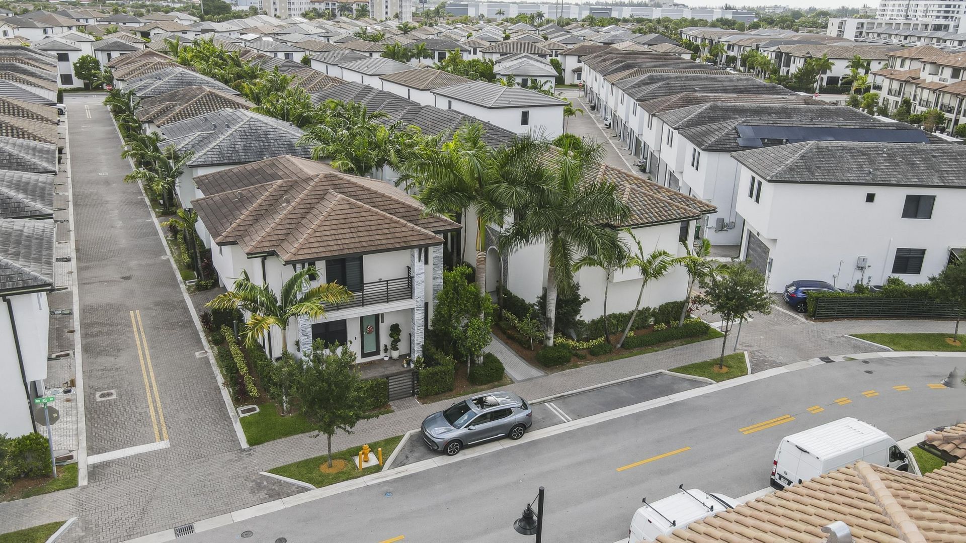 8272 NW 44th Terrace, Doral, FL 33166 Photo