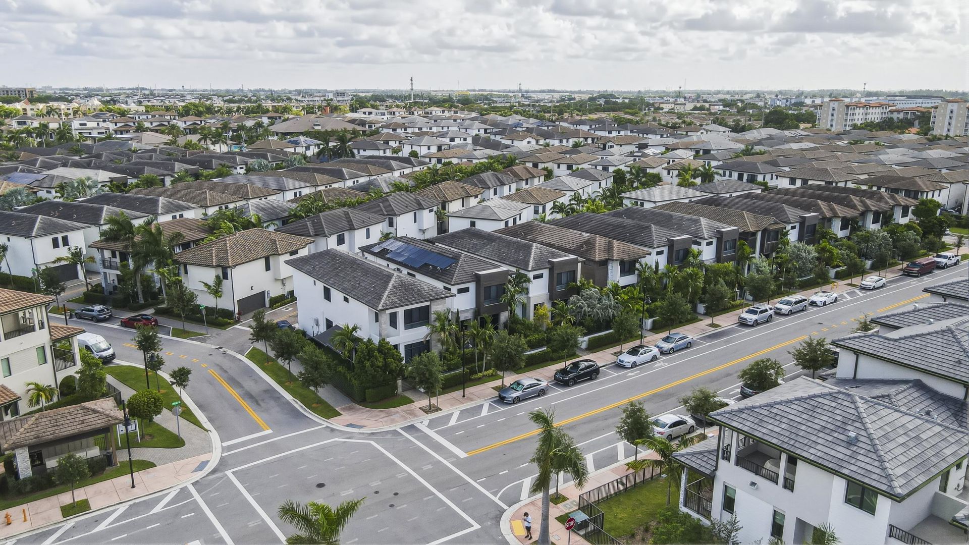 8272 NW 44th Terrace, Doral, FL 33166 Photo