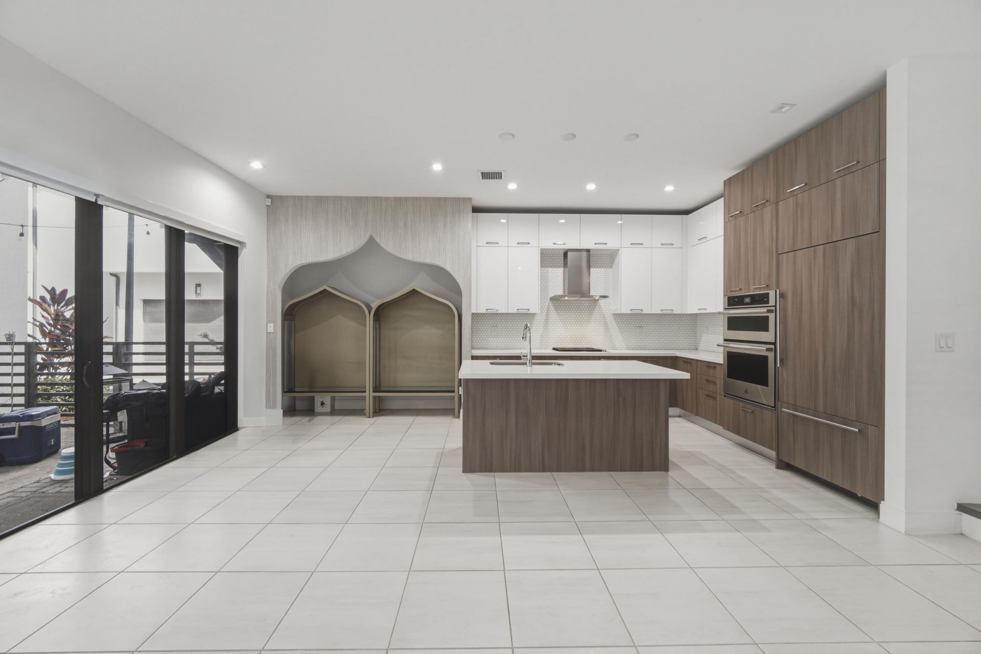 8272 NW 44th Terrace, Doral, FL 33166 Photo