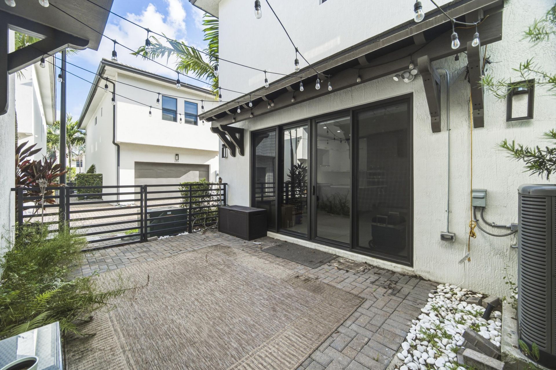 8272 NW 44th Terrace, Doral, FL 33166 Photo