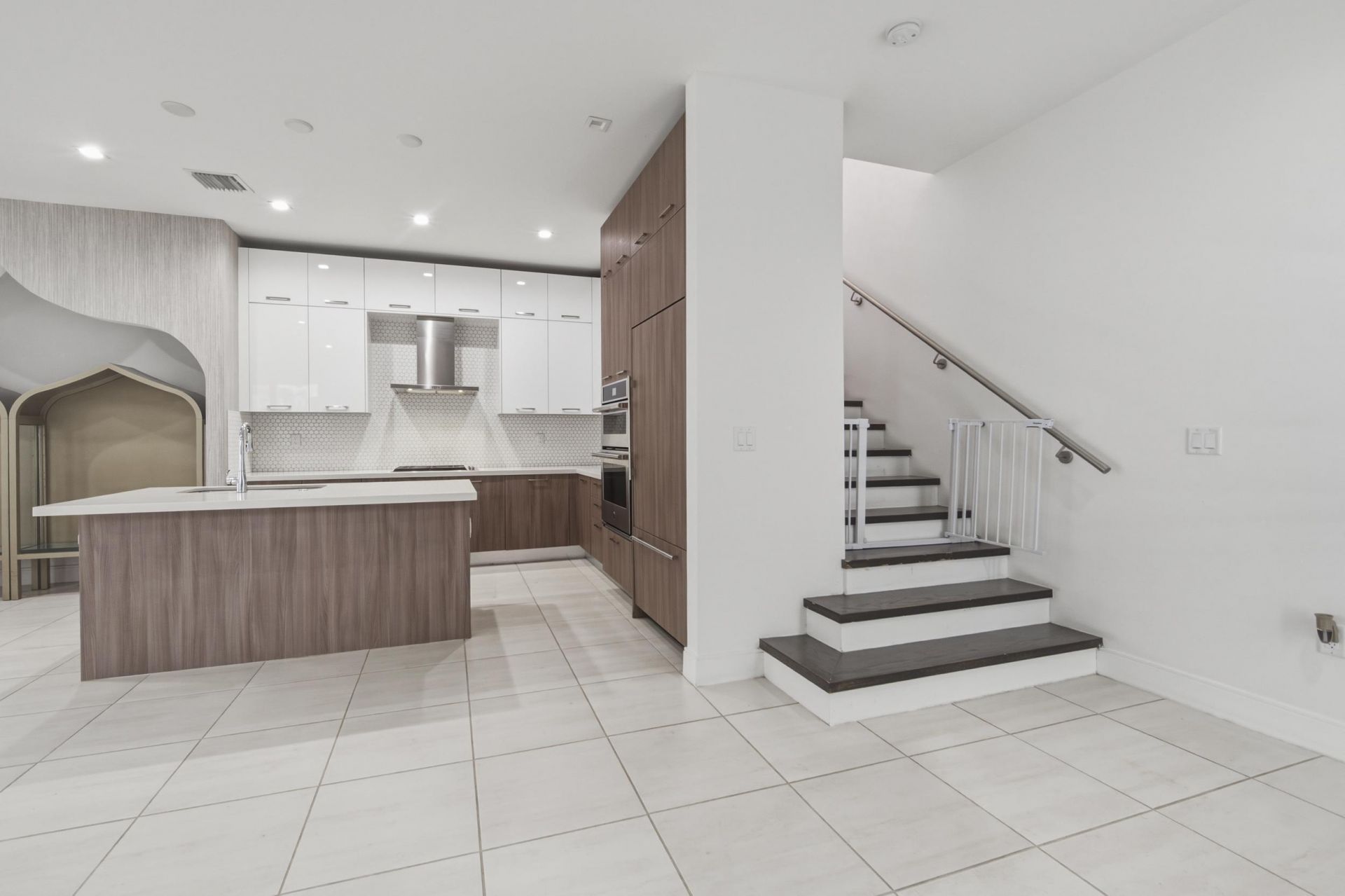 8272 NW 44th Terrace, Doral, FL 33166 Photo