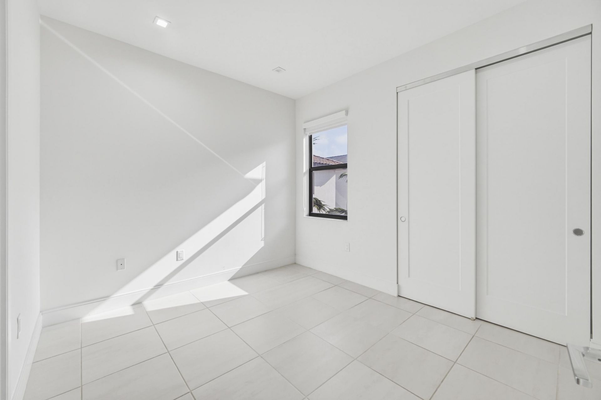 8272 NW 44th Terrace, Doral, FL 33166 Photo