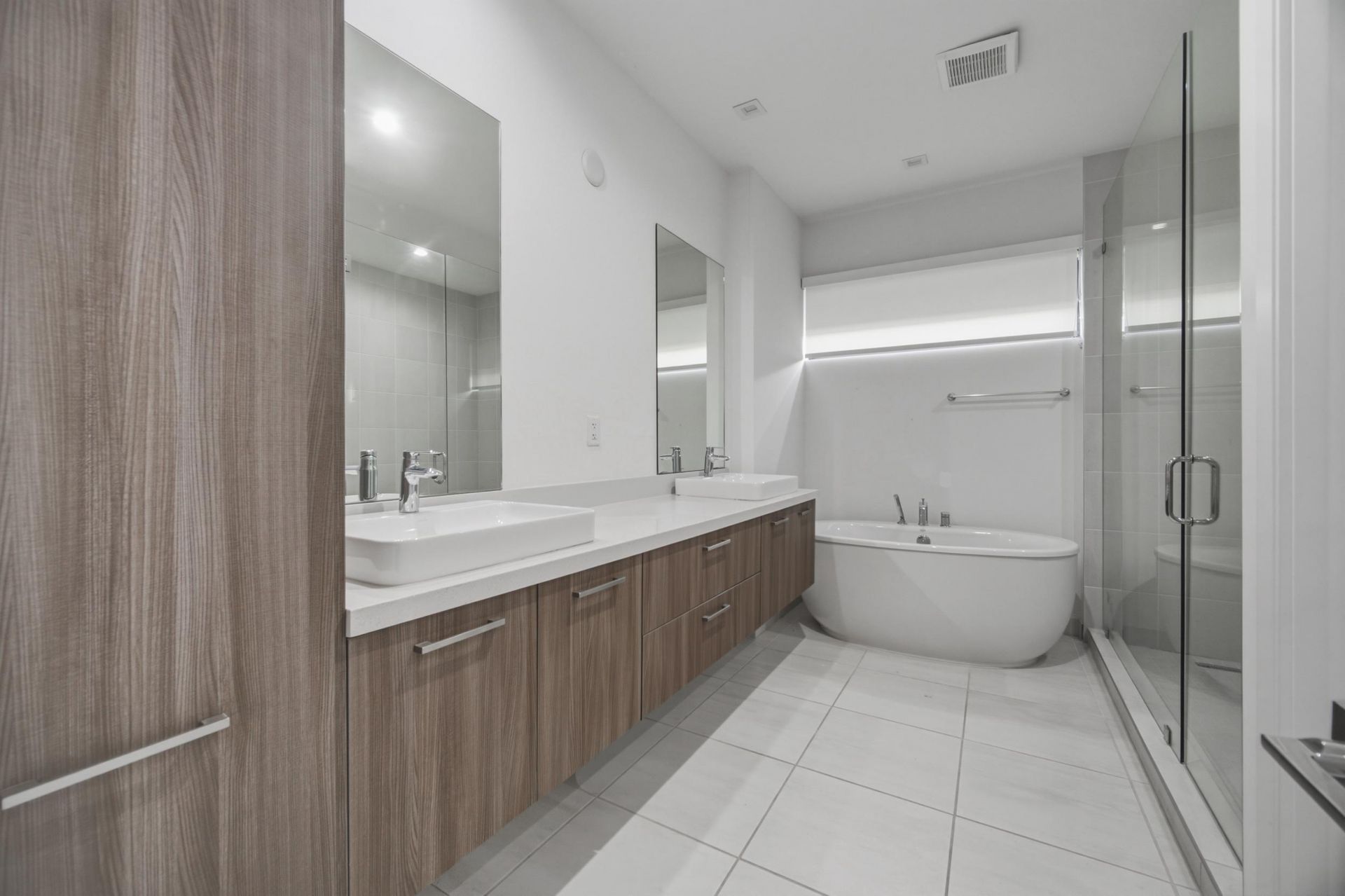 8272 NW 44th Terrace, Doral, FL 33166 Photo