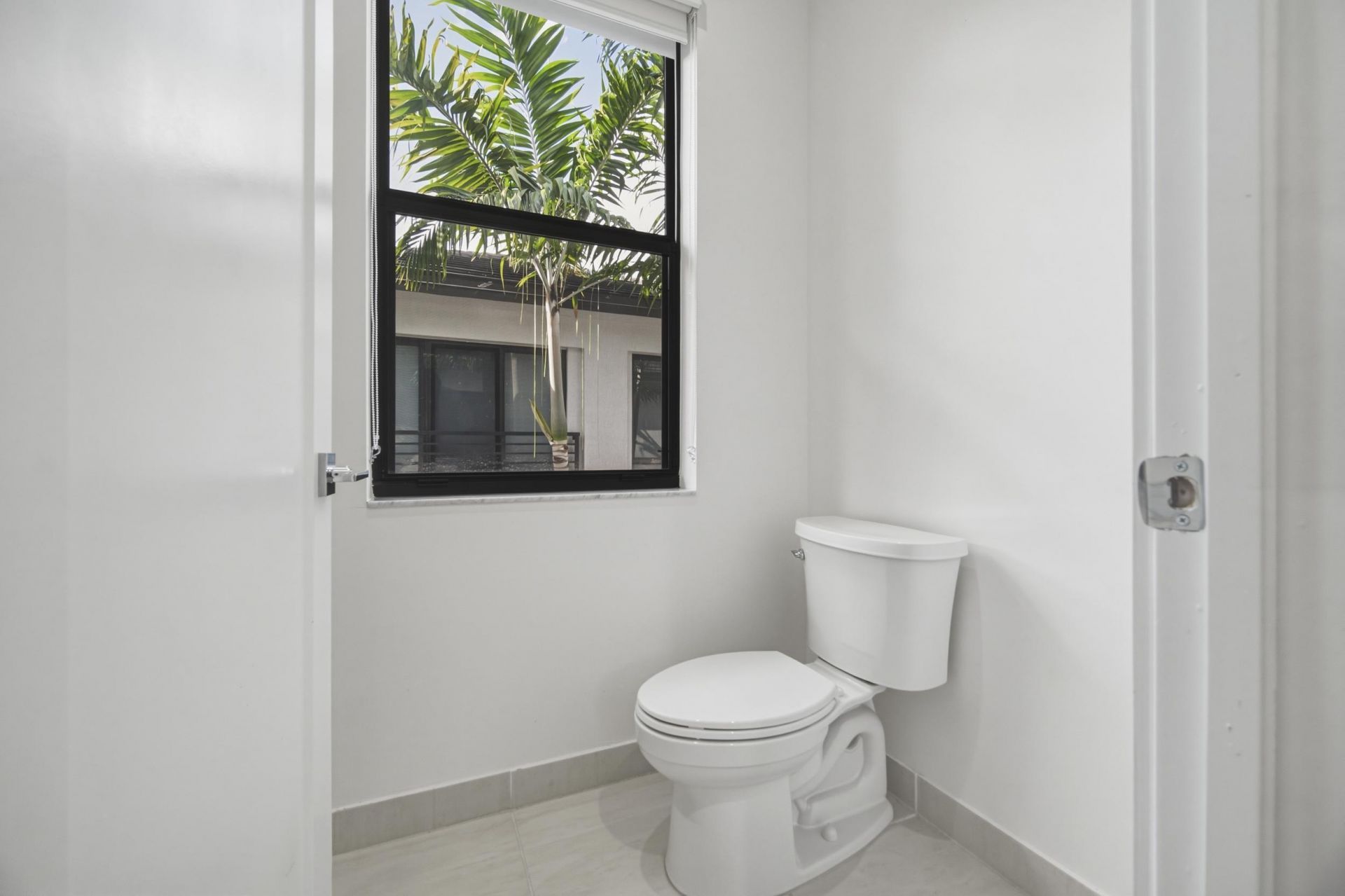 8272 NW 44th Terrace, Doral, FL 33166 Photo