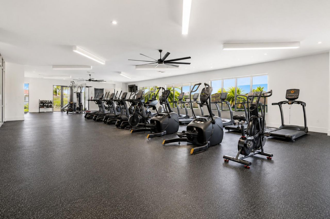8272 NW 44th Terrace, Doral, FL 33166 Photo