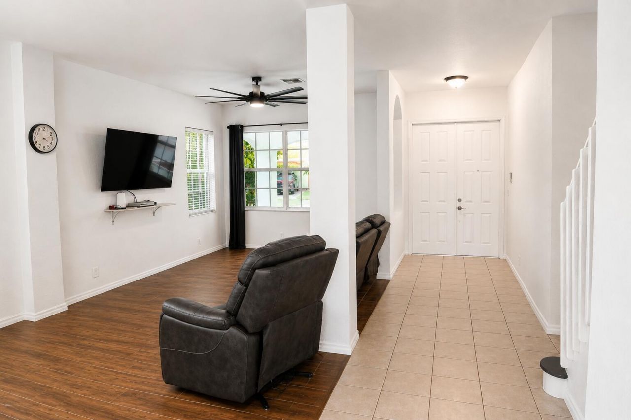 609 SW 167th Way, Pembroke Pines, FL 33027 Photo