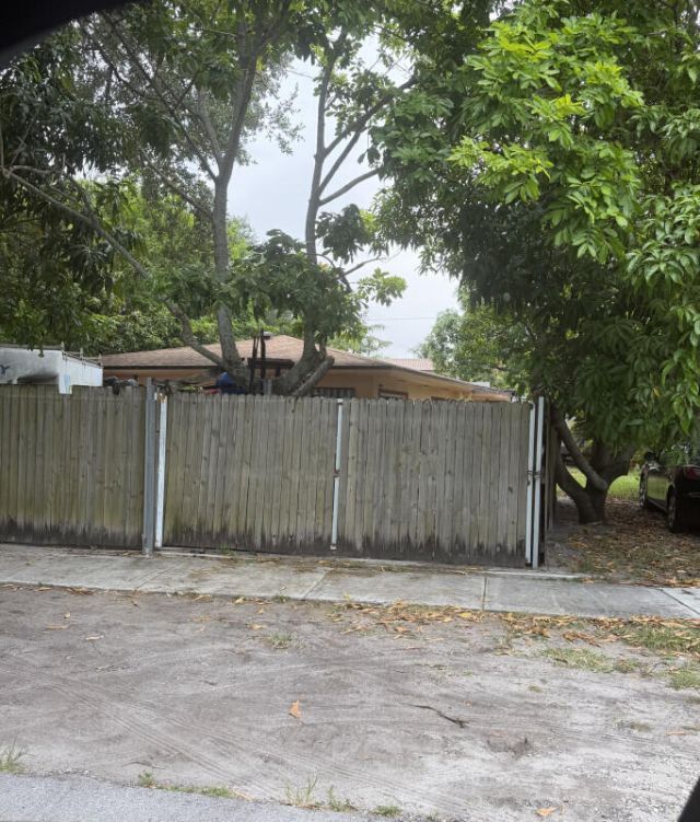 15100 NE 13th Avenue, North Miami Beach, FL 33162 Photo