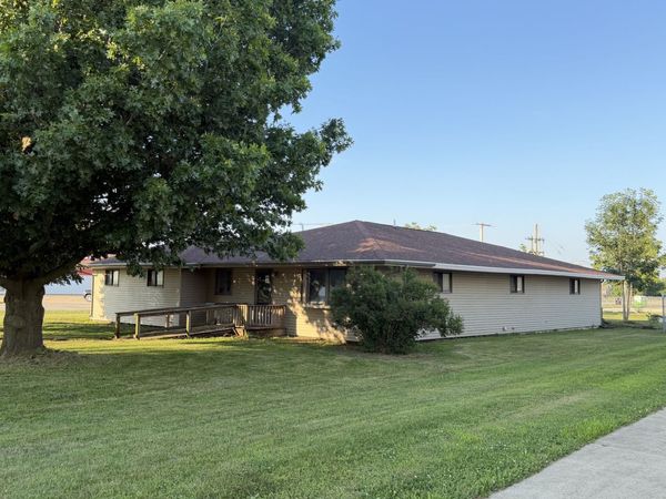 694 N Elm Street , Herscher, IL 60941