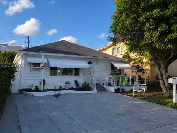 1711 Jackson St, Hollywood, FL 33020