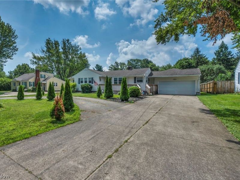 323 E Beech Street , Alliance, OH 44601 Photo 2