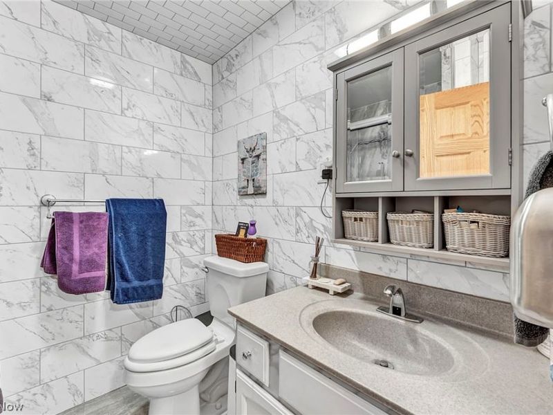 323 E Beech Street , Alliance, OH 44601 Photo 24