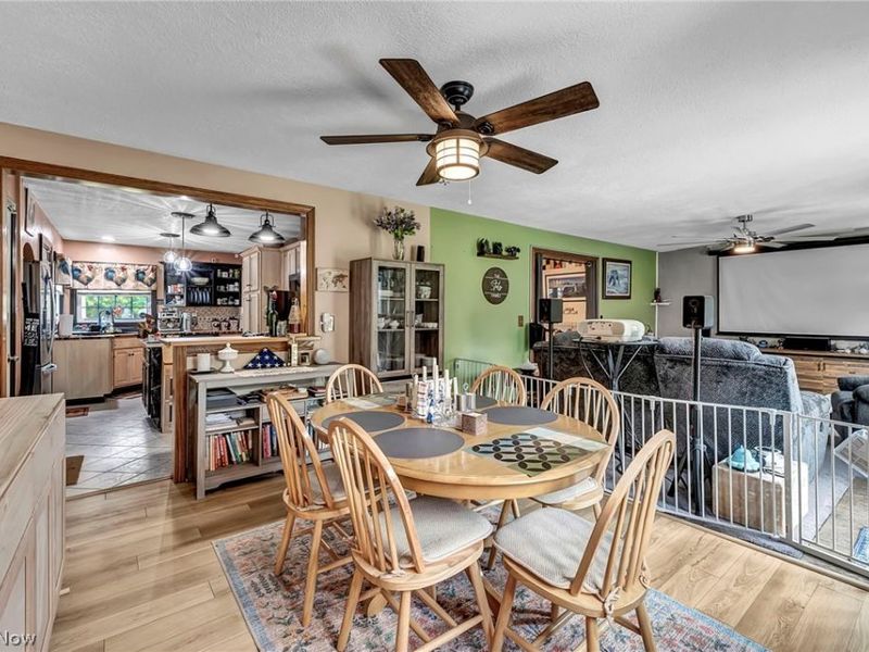 323 E Beech Street , Alliance, OH 44601 Photo 7