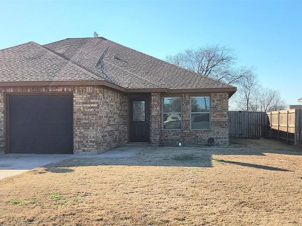 931 Robineta, Gunter, TX 75058