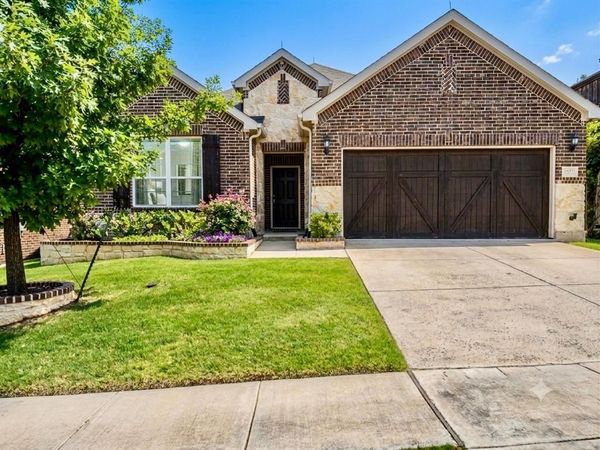 211 Copper Canyon Drive, Lewisville, TX 75067