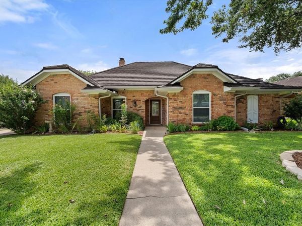 2603 Rivercrest Drive, Arlington, TX 76006