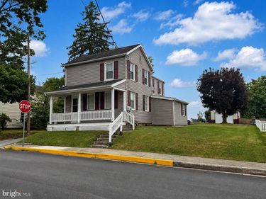 150 WALNUT STREET , MOUNT WOLF, PA 17347