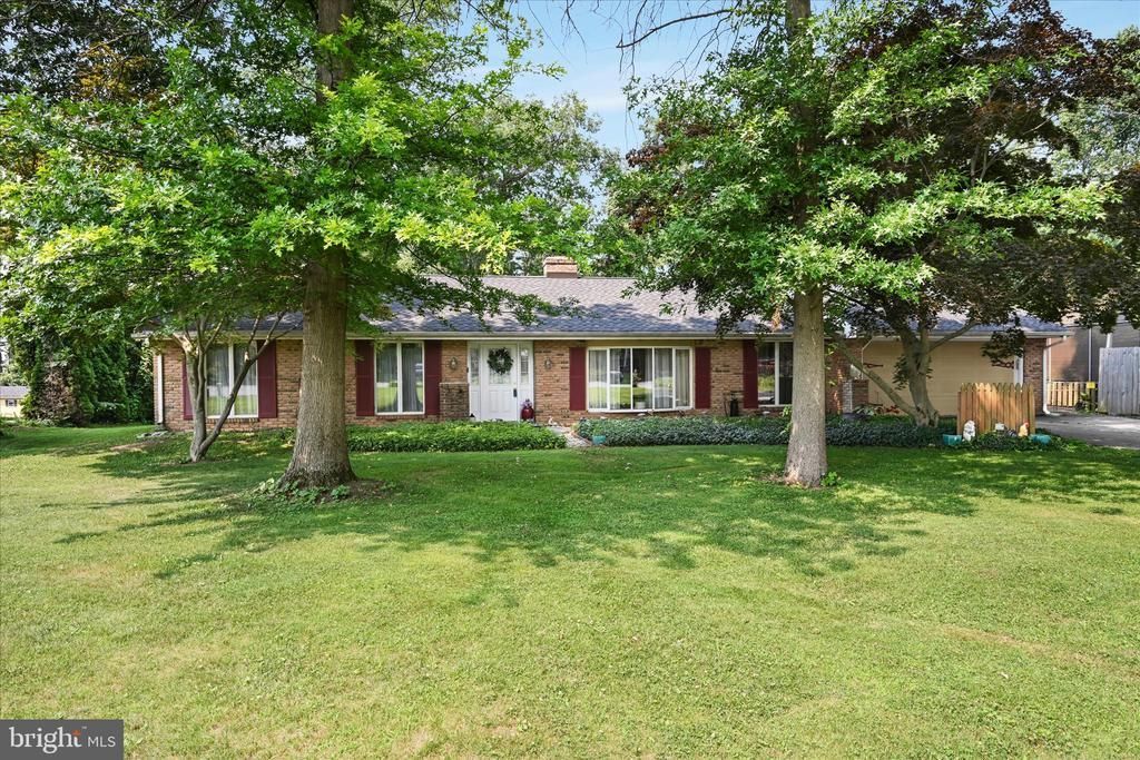 3 OAK LANE, STRASBURG, PA 17579