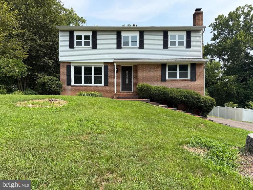 5062 Macnamara Drive , Fredericksburg, VA 22407 Main Photo