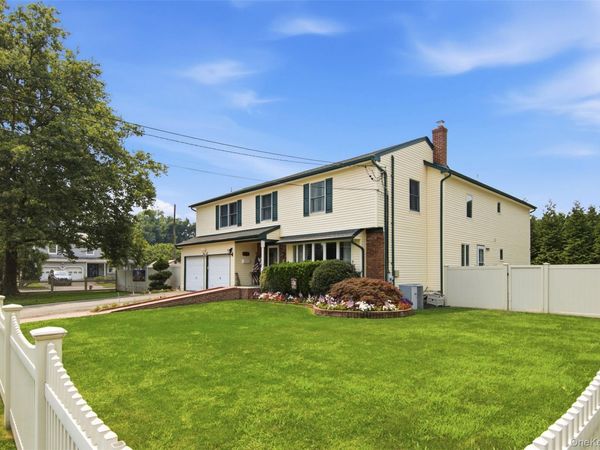 1 Geoffrey Avenue, Syosset, NY 11791