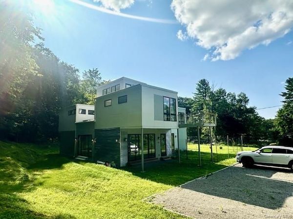 32 Brook Lane, Cortlandt Manor, NY 10567