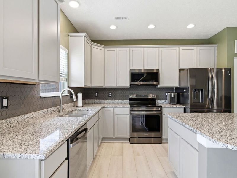 1529 Lewes Castle Drive, Grove City, OH 43123 Photo 13