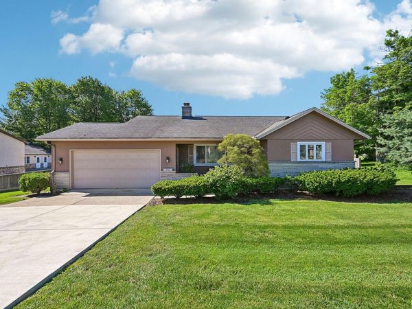 335 W Coshocton Street , Johnstown, OH 43031