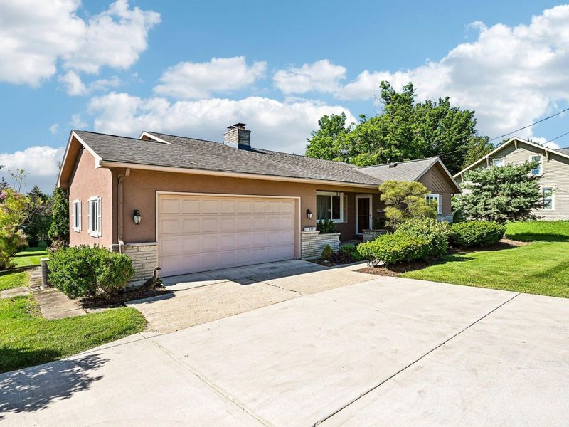 335 W Coshocton Street, Johnstown, OH 43031 Photo 2