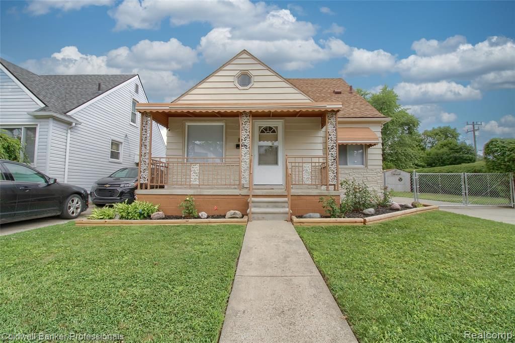 2210 University Avenue, Lincoln Park, MI 48146 Main Photo