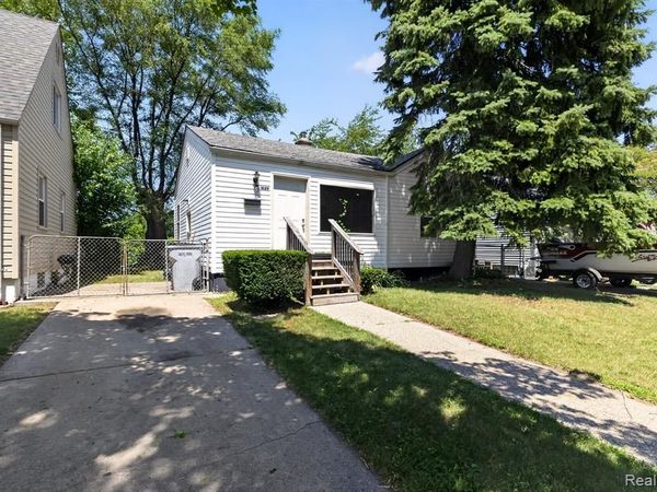 1029 E Woodruff Avenue, Hazel Park, MI 48030