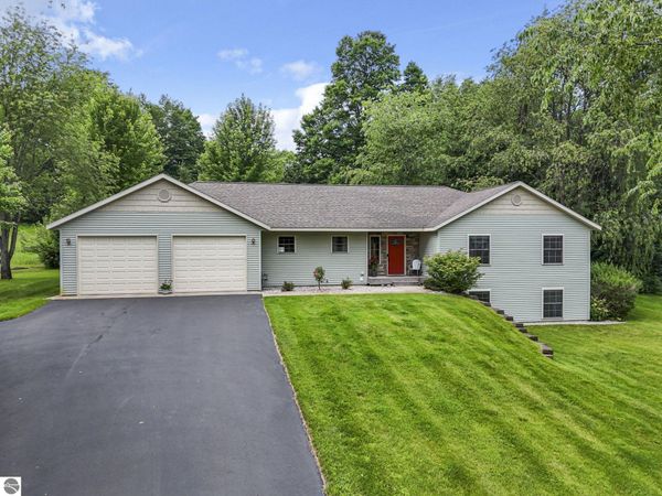 210 Cinnamon Lane, Traverse City, MI 49696