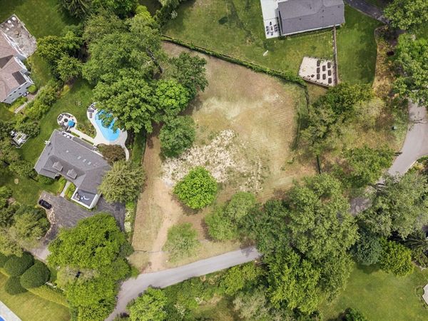 61 Woodley Road , Winnetka, IL 60093