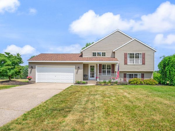 2103 Winston View Drive, Cedar Springs, MI 49319