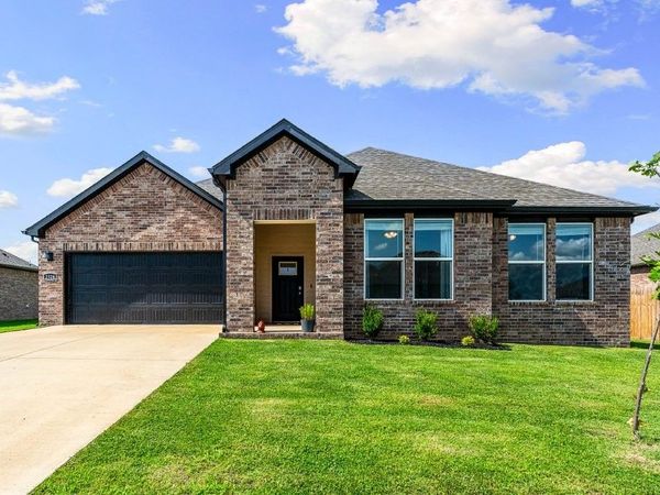 2324 Riggins Avenue , Pea Ridge, AR 72751
