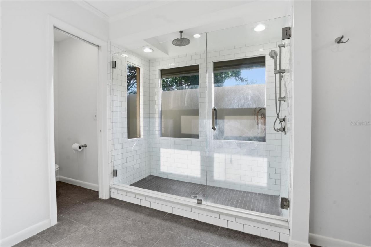 15908 Hampton Village Drive , Tampa, FL 33618 Photo