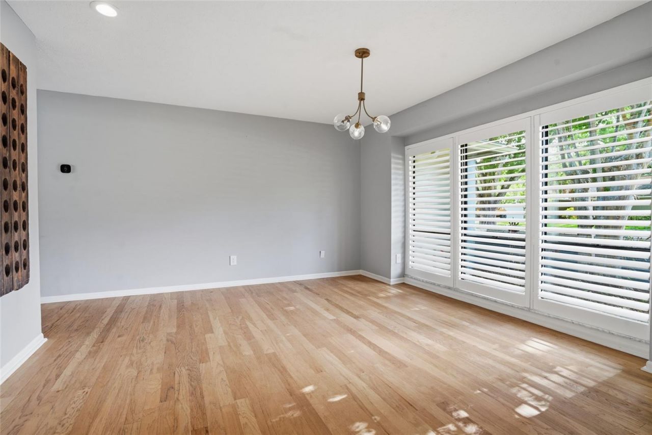 15908 Hampton Village Drive , Tampa, FL 33618 Photo
