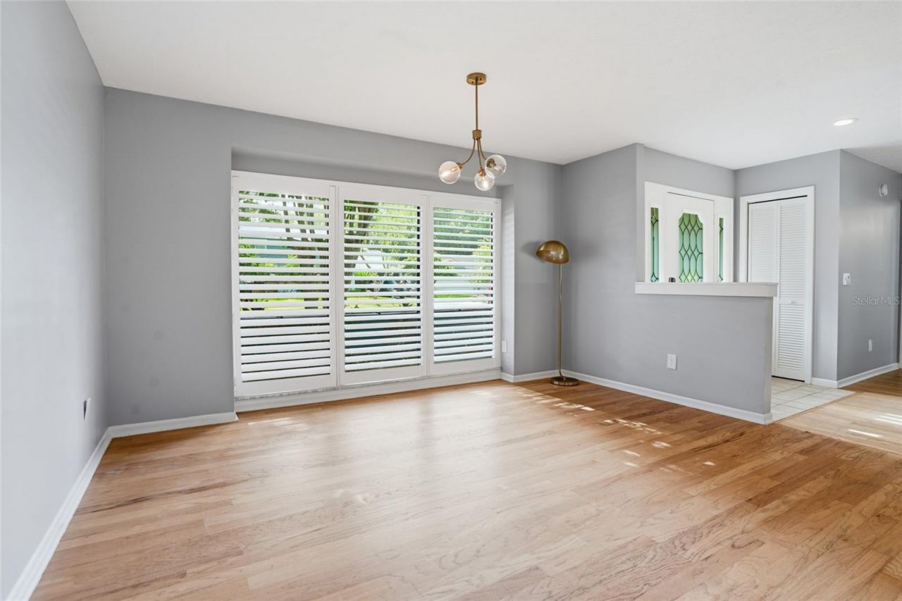 15908 Hampton Village Drive , Tampa, FL 33618 Photo