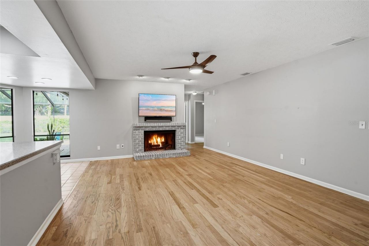 15908 Hampton Village Drive , Tampa, FL 33618 Photo
